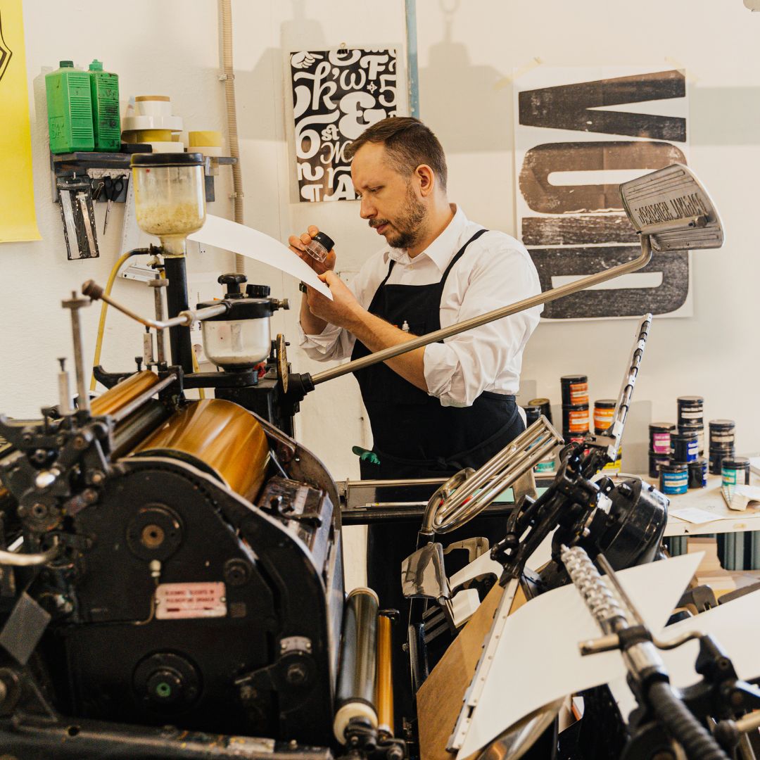 - UFINANCIAL Asset finance - business machinery