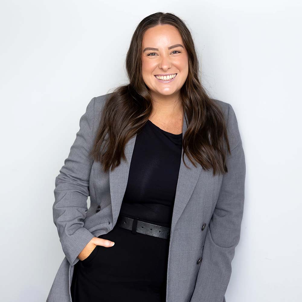 Maddie Johnston, Broker