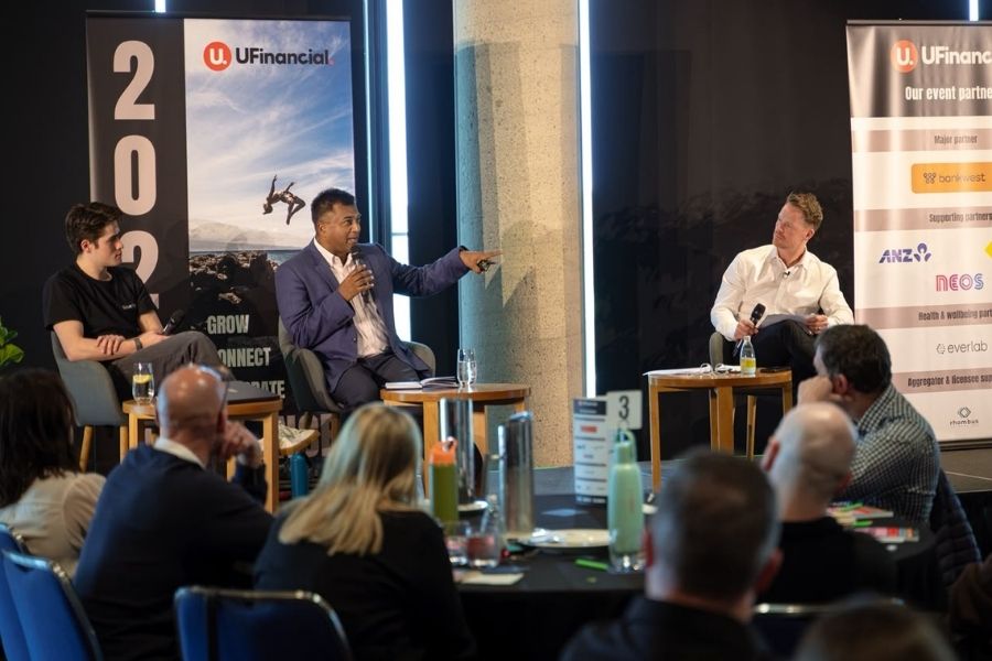 Leigh Deledio interviews th Everlab Team at the UFinancial Conference 2026